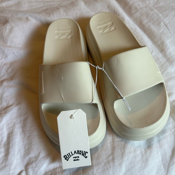 Billabong - Cream Beige White Cushion Slides Sandals Women's Size 9 - Picture 2 of 6